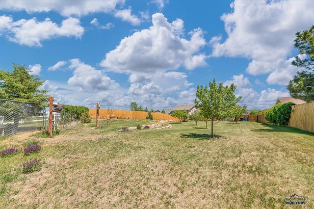 1465 EDINBOROUGH DR, Rapid City, SD 57702