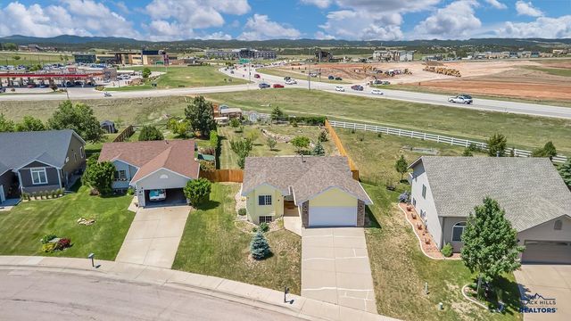 1465 EDINBOROUGH DR, Rapid City, SD 57702