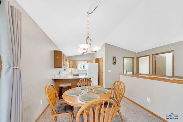 1465 EDINBOROUGH DR, Rapid City, SD 57702