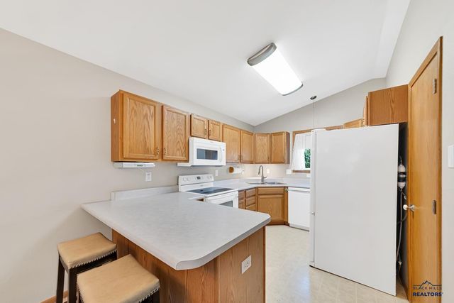 1465 EDINBOROUGH DR, Rapid City, SD 57702