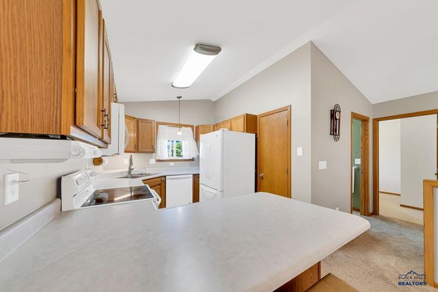 1465 EDINBOROUGH DR, Rapid City, SD 57702