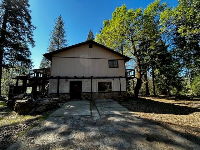 15912 Valhalla Drive, Oak Run, CA 96069