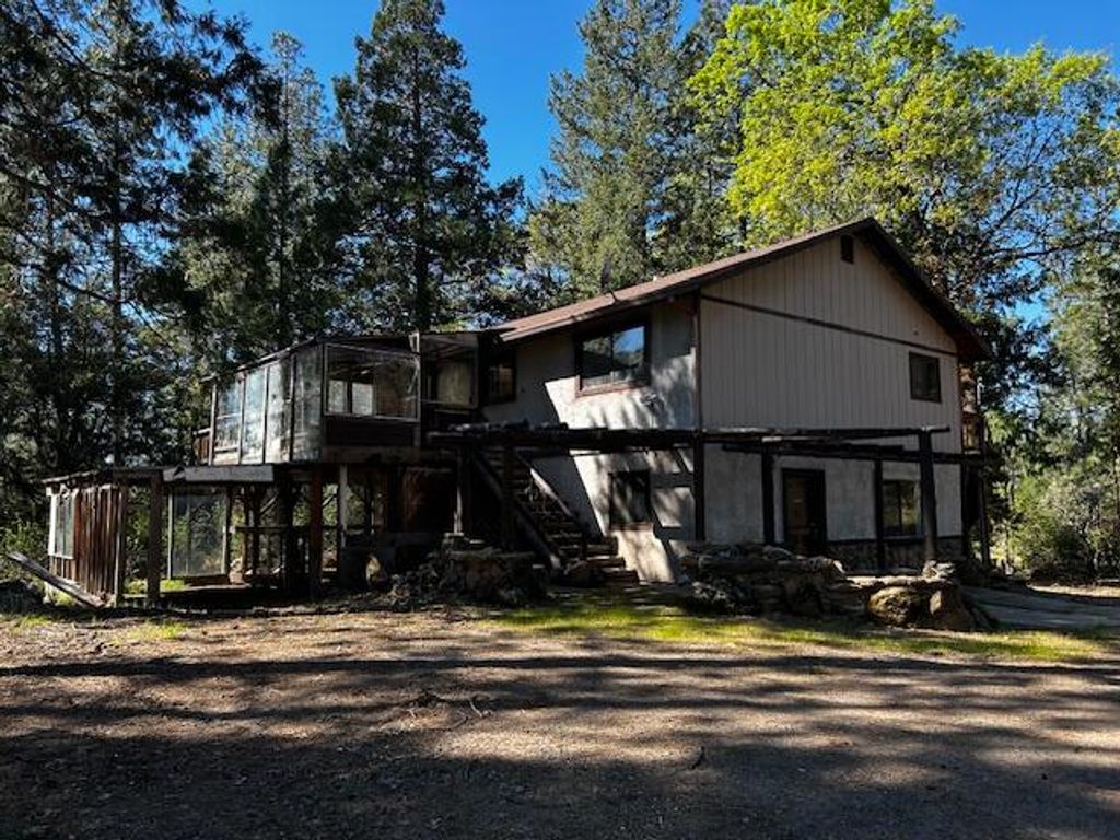 15912 Valhalla Drive, Oak Run, CA 96069