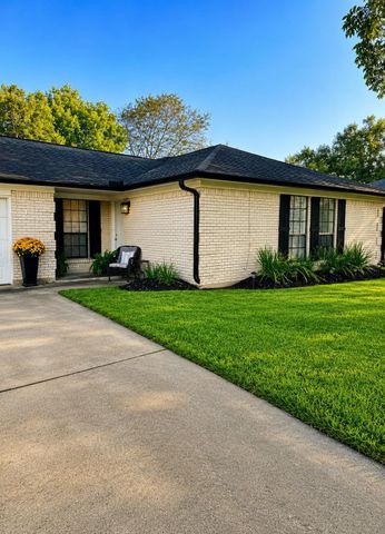1457 Camellia Drive, Sweeny, TX 77480