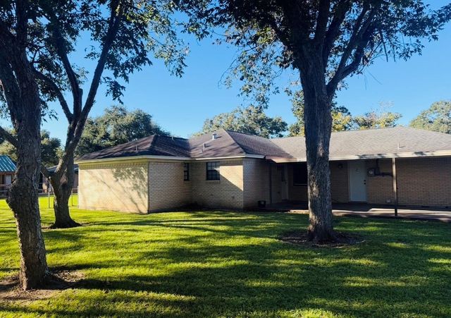 1457 Camellia Drive, Sweeny, TX 77480