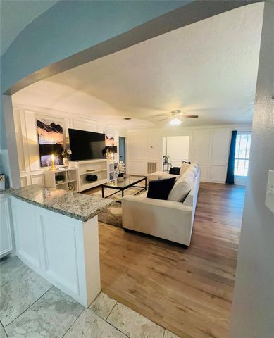 1457 Camellia Drive, Sweeny, TX 77480