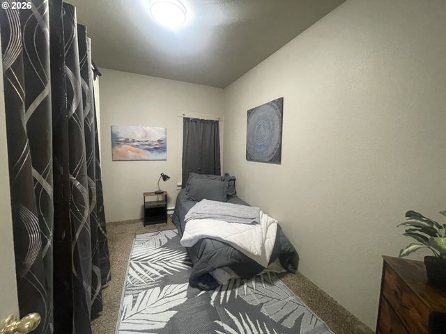3621 E AMAZON Dr, Eugene, OR 97405