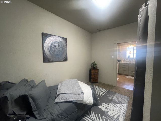 3621 E AMAZON Dr, Eugene, OR 97405
