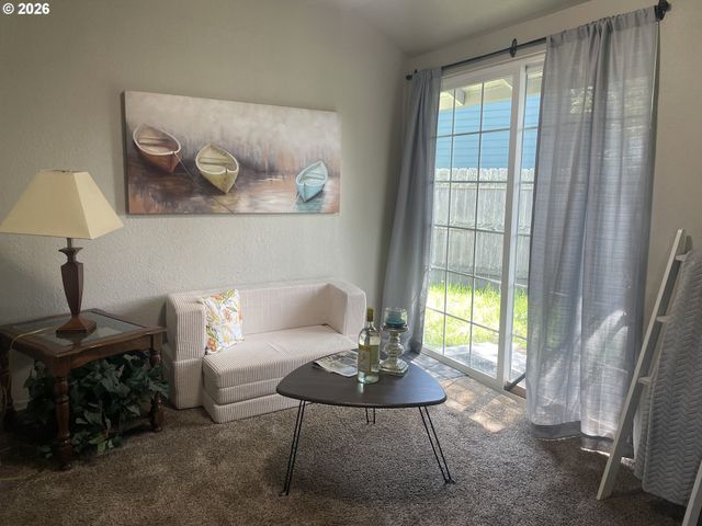 3621 E AMAZON Dr, Eugene, OR 97405
