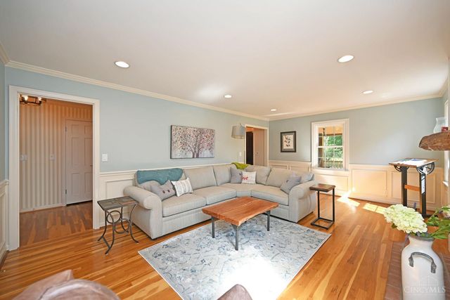 1345 Oak Knoll Drive, Cincinnati, OH 45224