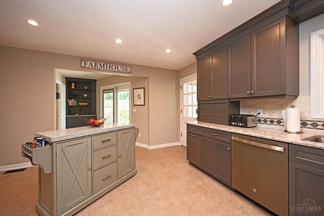 1345 Oak Knoll Drive, Cincinnati, OH 45224