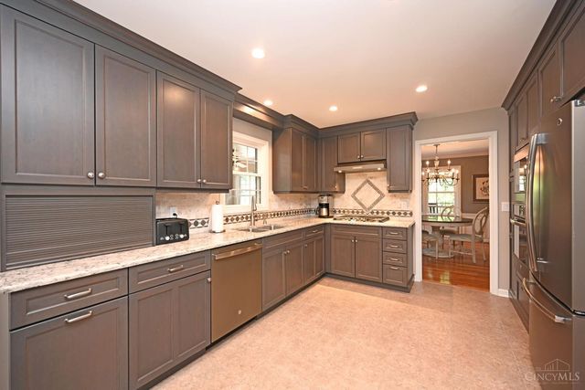 1345 Oak Knoll Drive, Cincinnati, OH 45224