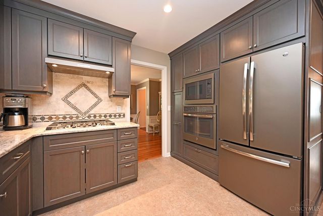 1345 Oak Knoll Drive, Cincinnati, OH 45224