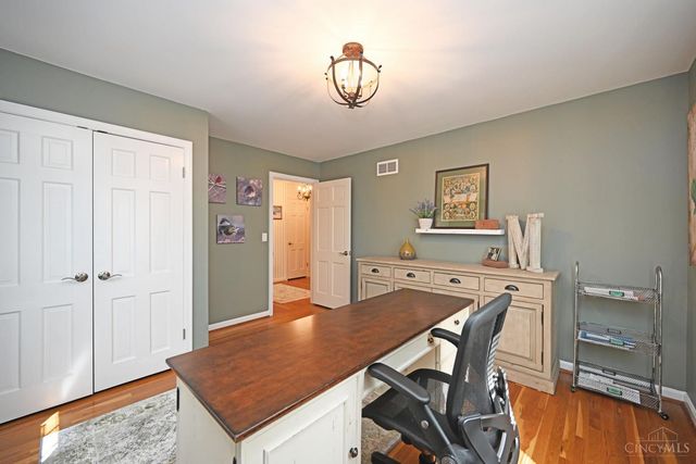 1345 Oak Knoll Drive, Cincinnati, OH 45224