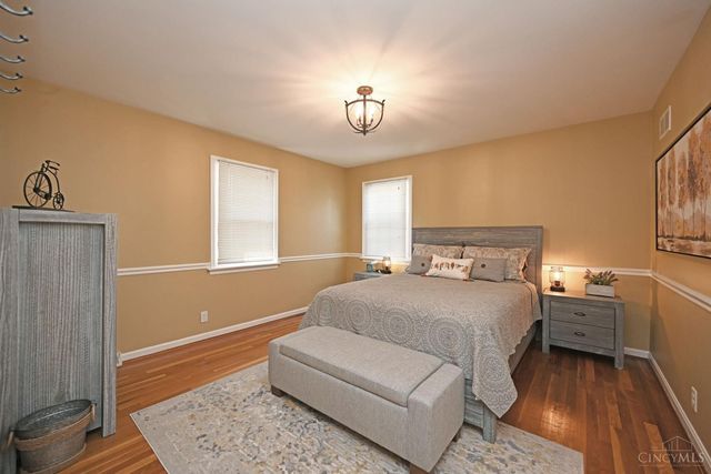 1345 Oak Knoll Drive, Cincinnati, OH 45224