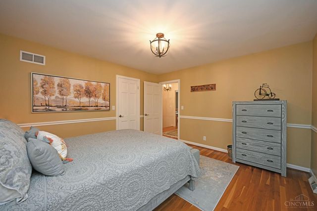 1345 Oak Knoll Drive, Cincinnati, OH 45224