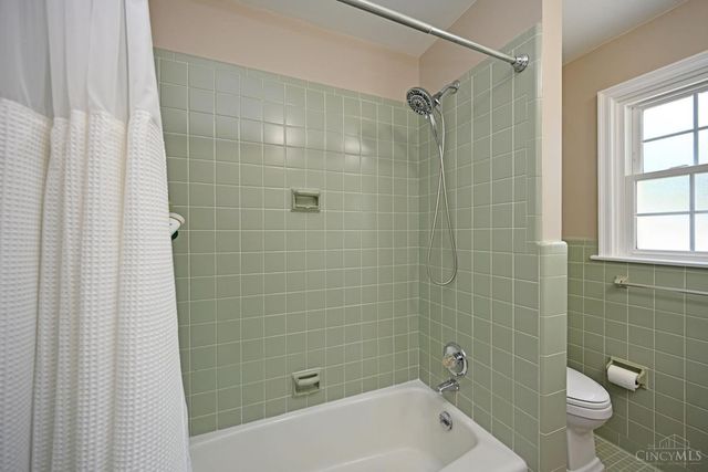 1345 Oak Knoll Drive, Cincinnati, OH 45224