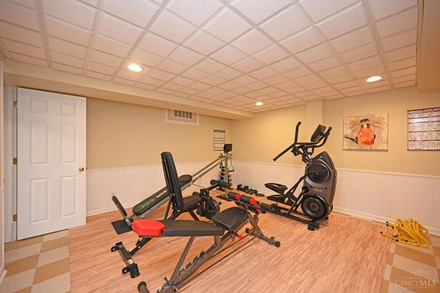 1345 Oak Knoll Drive, Cincinnati, OH 45224