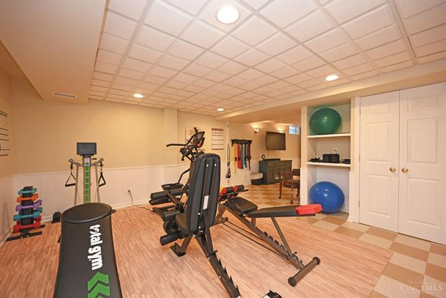 1345 Oak Knoll Drive, Cincinnati, OH 45224