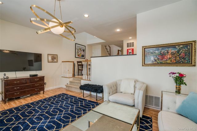 100 Woodlake Drive W, Woodbury, NY 11797