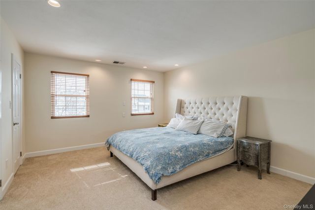 100 Woodlake Drive W, Woodbury, NY 11797