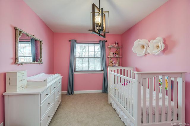 100 Woodlake Drive W, Woodbury, NY 11797