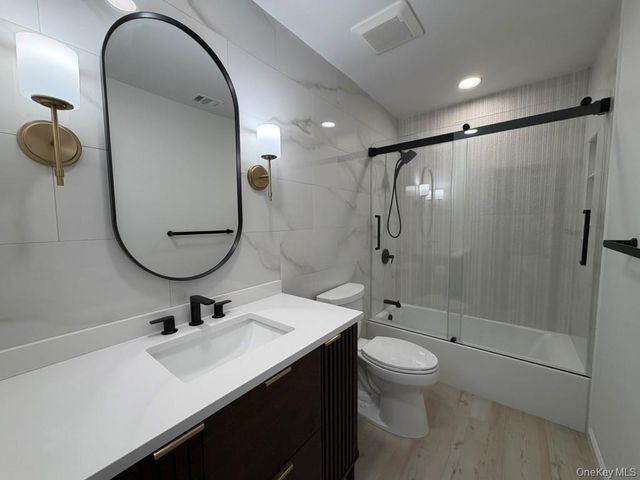 100 Woodlake Drive W, Woodbury, NY 11797