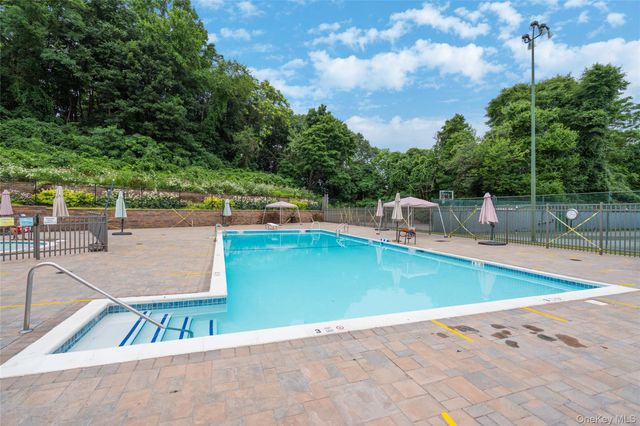 100 Woodlake Drive W, Woodbury, NY 11797