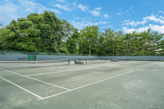 100 Woodlake Drive W, Woodbury, NY 11797