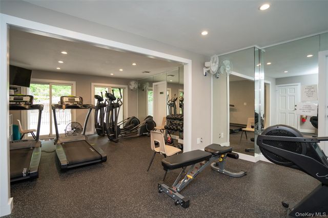 100 Woodlake Drive W, Woodbury, NY 11797