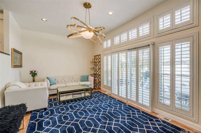 100 Woodlake Drive W, Woodbury, NY 11797