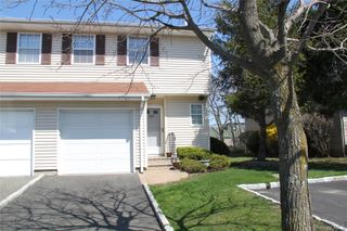 100 Woodlake Drive W, Woodbury, NY 11797