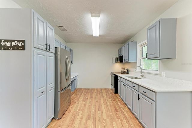 939 N LOCKWOOD RIDGE ROAD, Sarasota, FL 34237