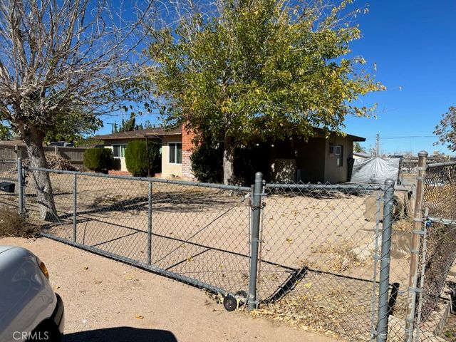 15932 Live Oak, Hesperia, CA 92345