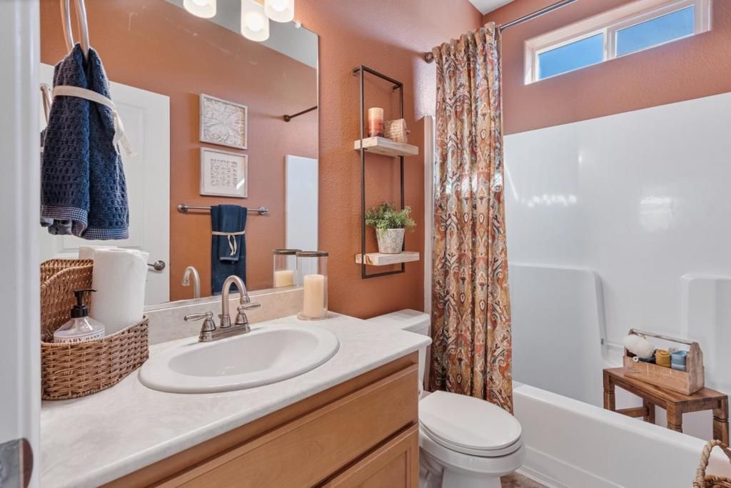 Image 3 of property listing at 123 Carmona Drive, King City, CA 93930