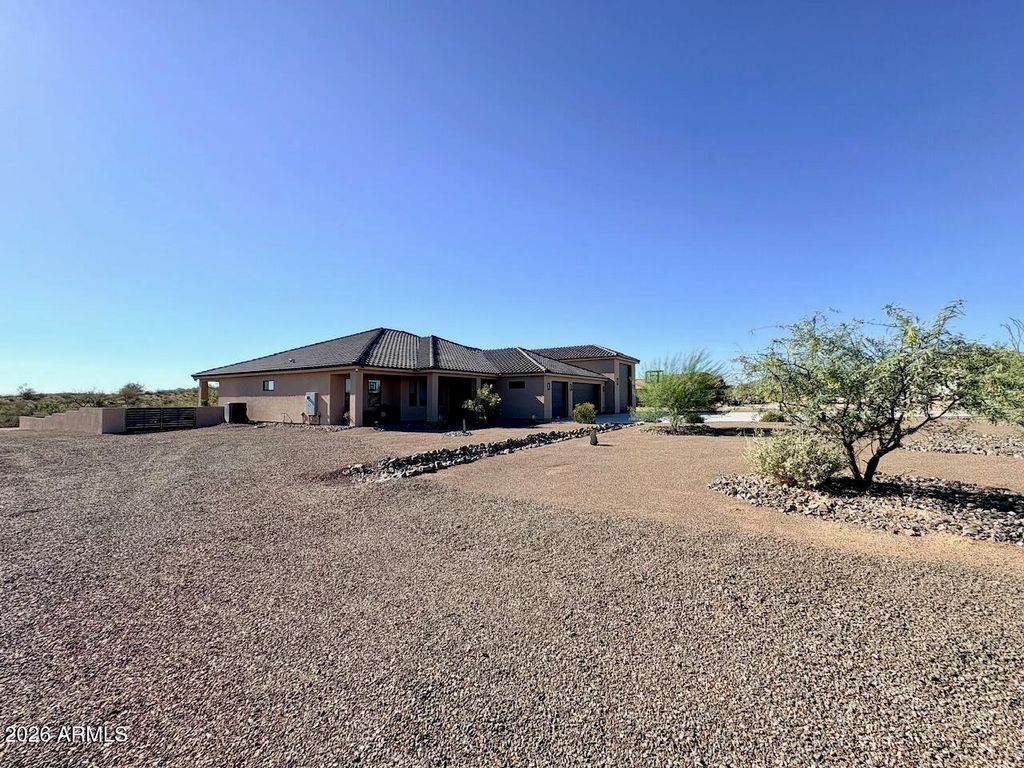 1055 BUCKBOARD Trail, Wickenburg, AZ 85390 — photo 4