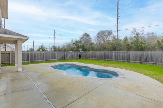 403 American Black Bear Drive, Crosby, TX 77532