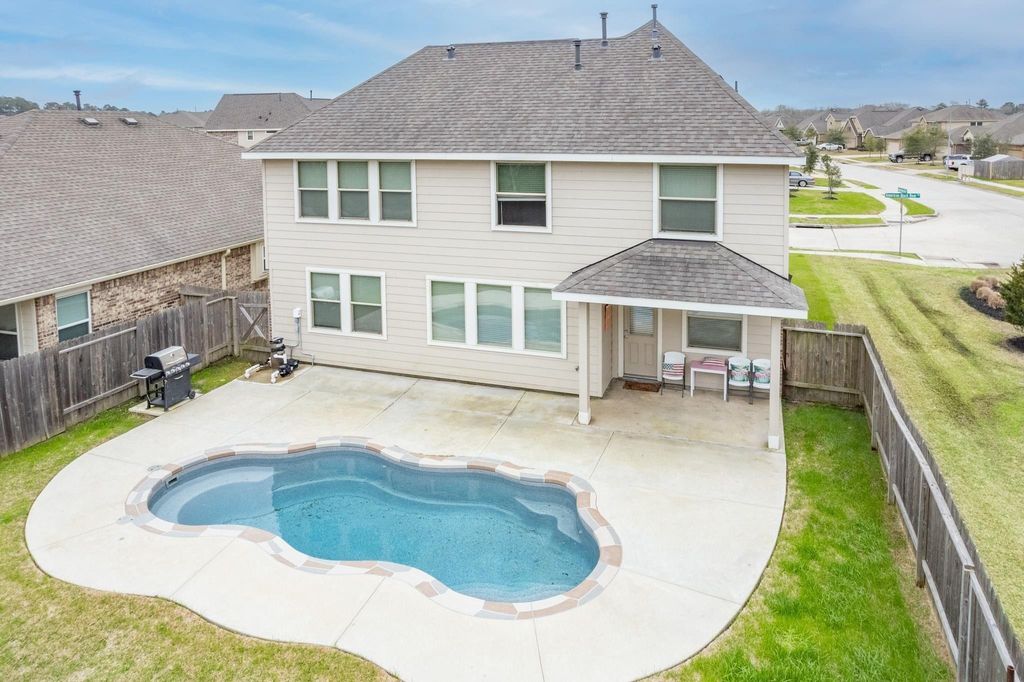 403 American Black Bear Drive, Crosby, TX 77532