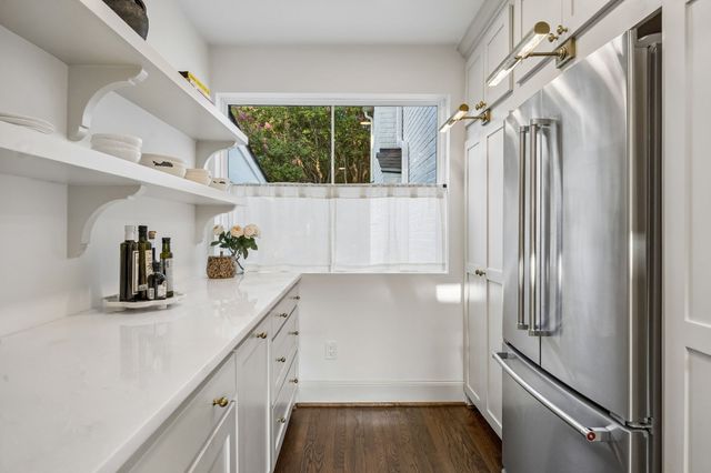 6839 Gaston Avenue, Dallas, TX 75214