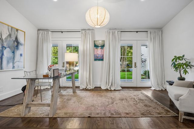 6839 Gaston Avenue, Dallas, TX 75214
