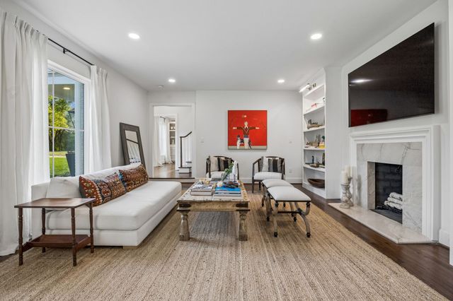 6839 Gaston Avenue, Dallas, TX 75214