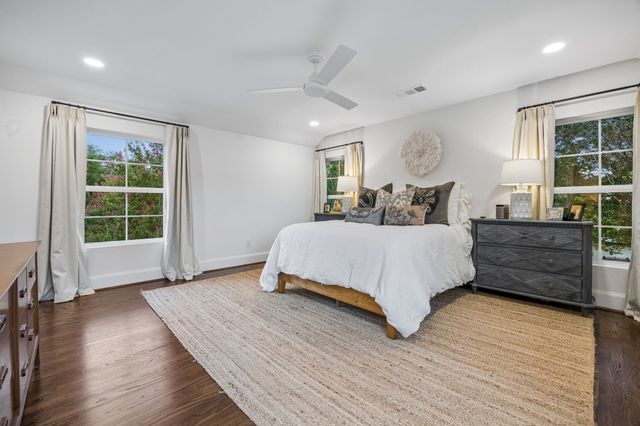 6839 Gaston Avenue, Dallas, TX 75214