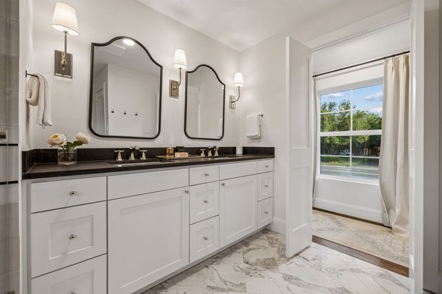 6839 Gaston Avenue, Dallas, TX 75214