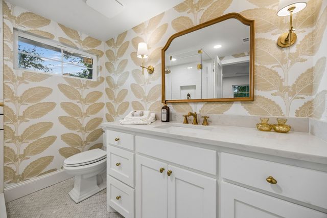 6839 Gaston Avenue, Dallas, TX 75214