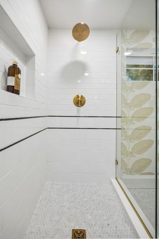 6839 Gaston Avenue, Dallas, TX 75214