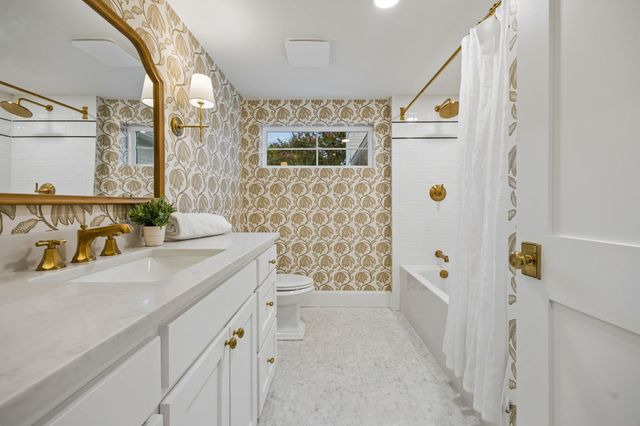 6839 Gaston Avenue, Dallas, TX 75214