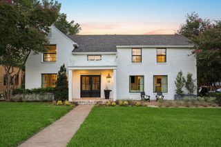 6839 Gaston Avenue, Dallas, TX 75214