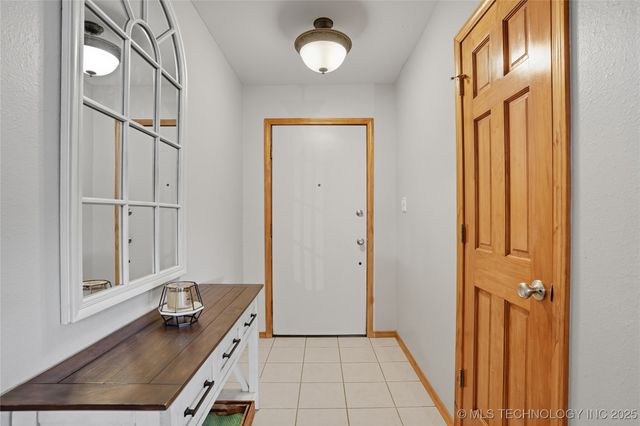 1503 Briarwood Lane, Henryetta, OK 74437