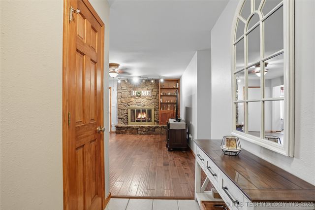 1503 Briarwood Lane, Henryetta, OK 74437