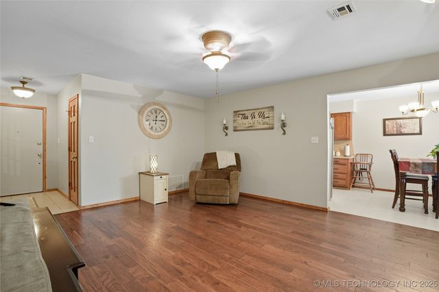 1503 Briarwood Lane, Henryetta, OK 74437